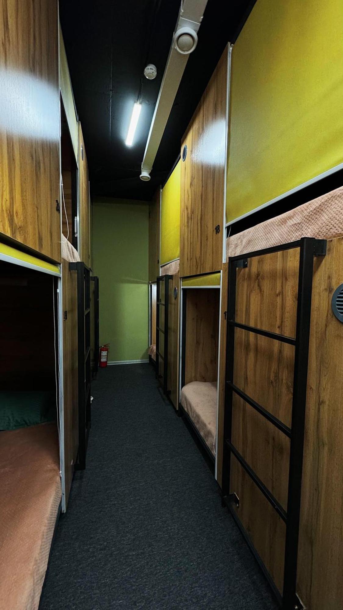 Hostel Kochevnik Capsule Hotel Алмати Екстер'єр фото