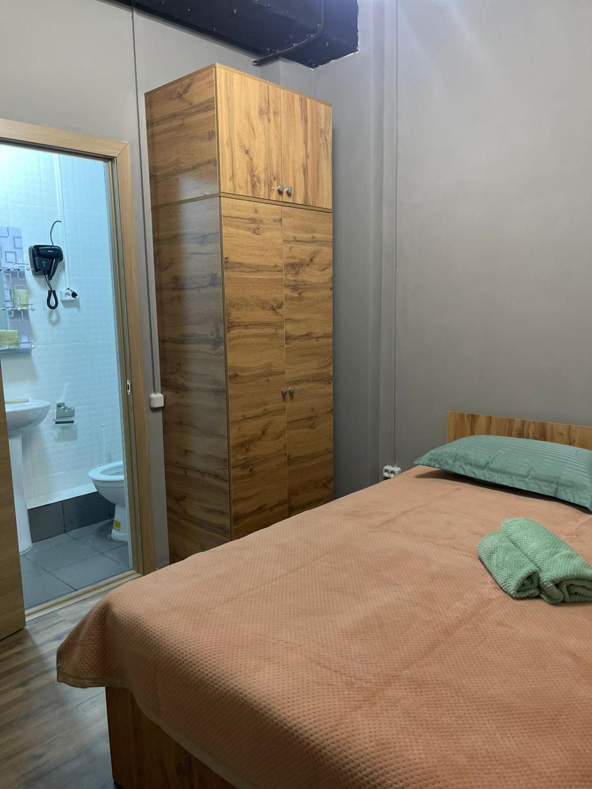 Hostel Kochevnik Capsule Hotel Алмати Екстер'єр фото