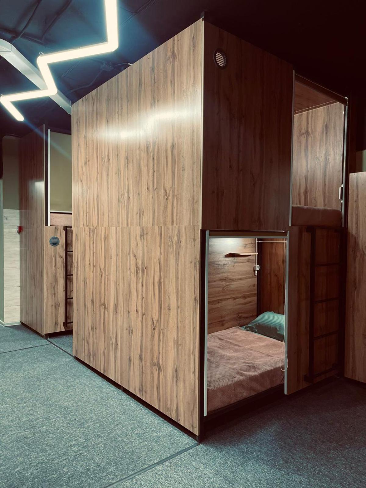 Hostel Kochevnik Capsule Hotel Алмати Екстер'єр фото