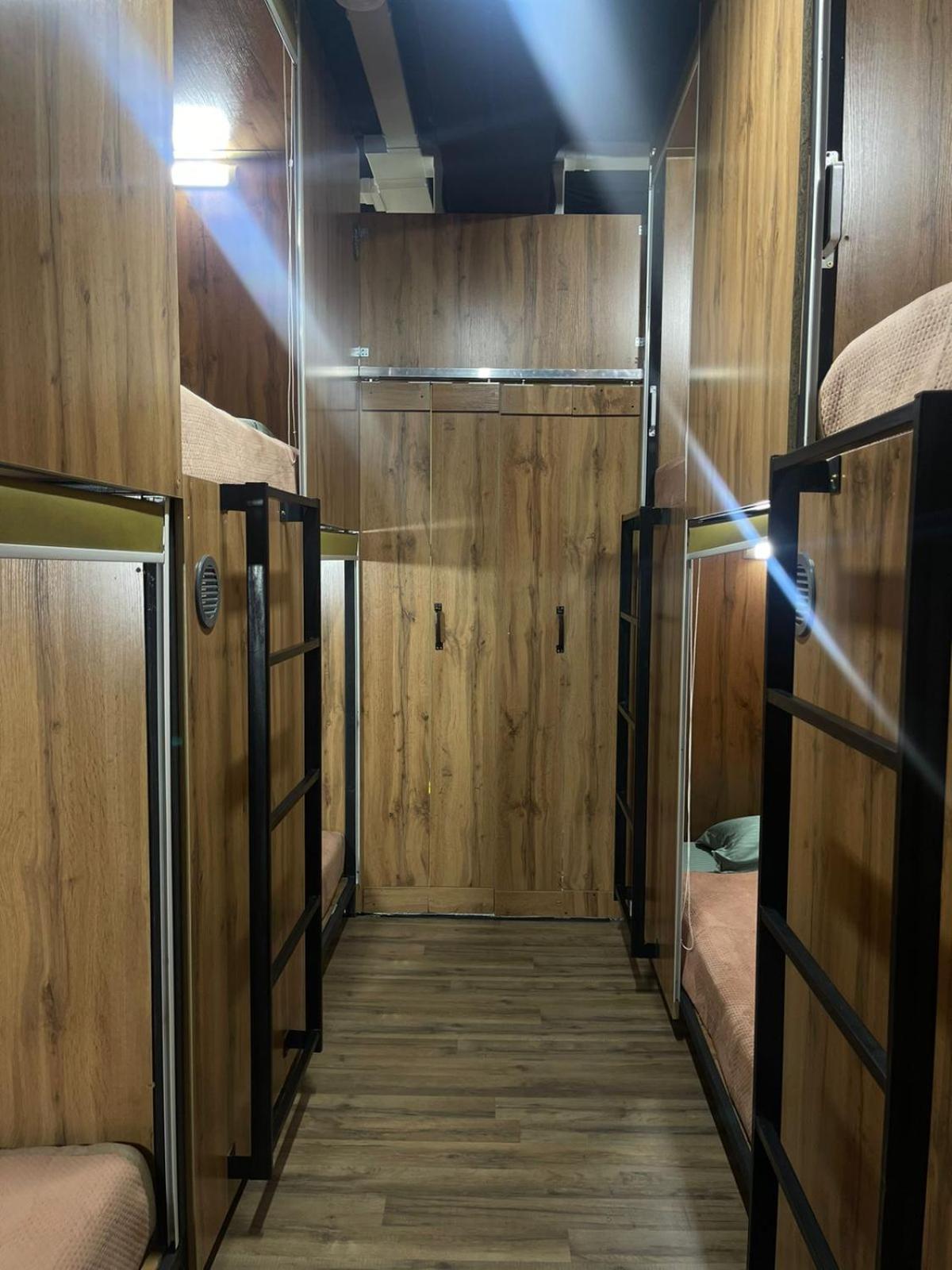 Hostel Kochevnik Capsule Hotel Алмати Екстер'єр фото