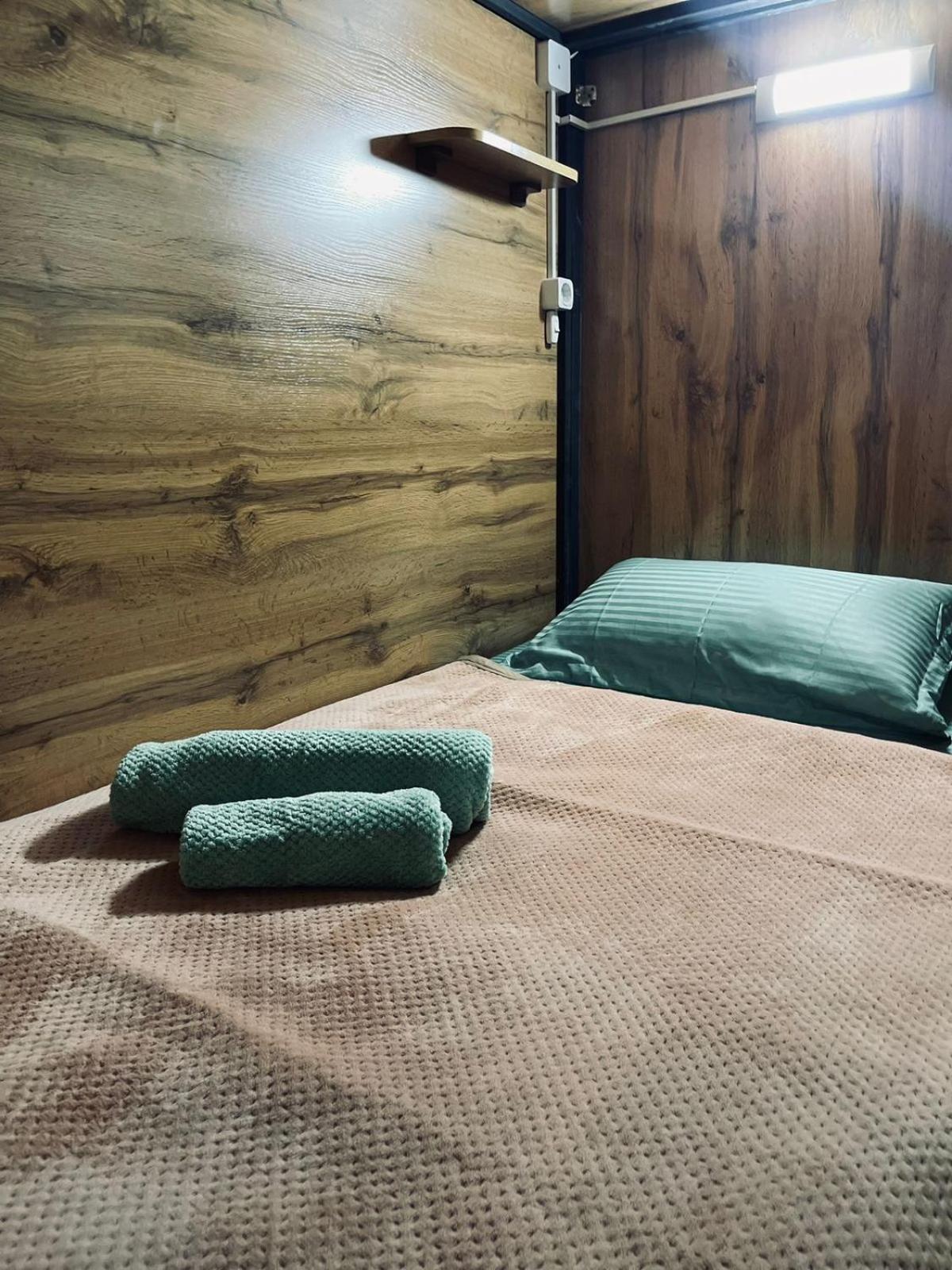 Hostel Kochevnik Capsule Hotel Алмати Екстер'єр фото