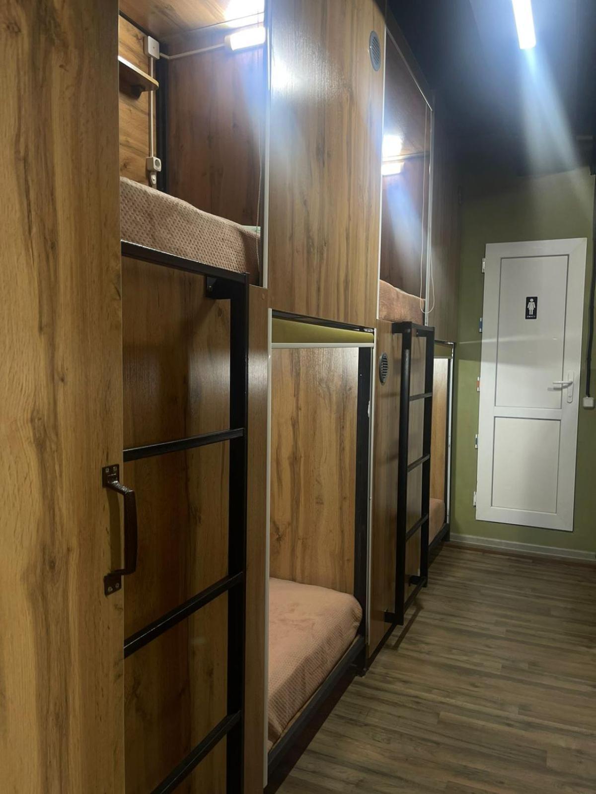 Hostel Kochevnik Capsule Hotel Алмати Екстер'єр фото
