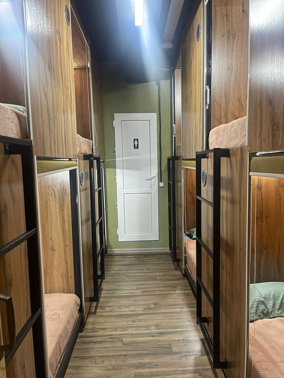 Hostel Kochevnik Capsule Hotel Алмати Екстер'єр фото