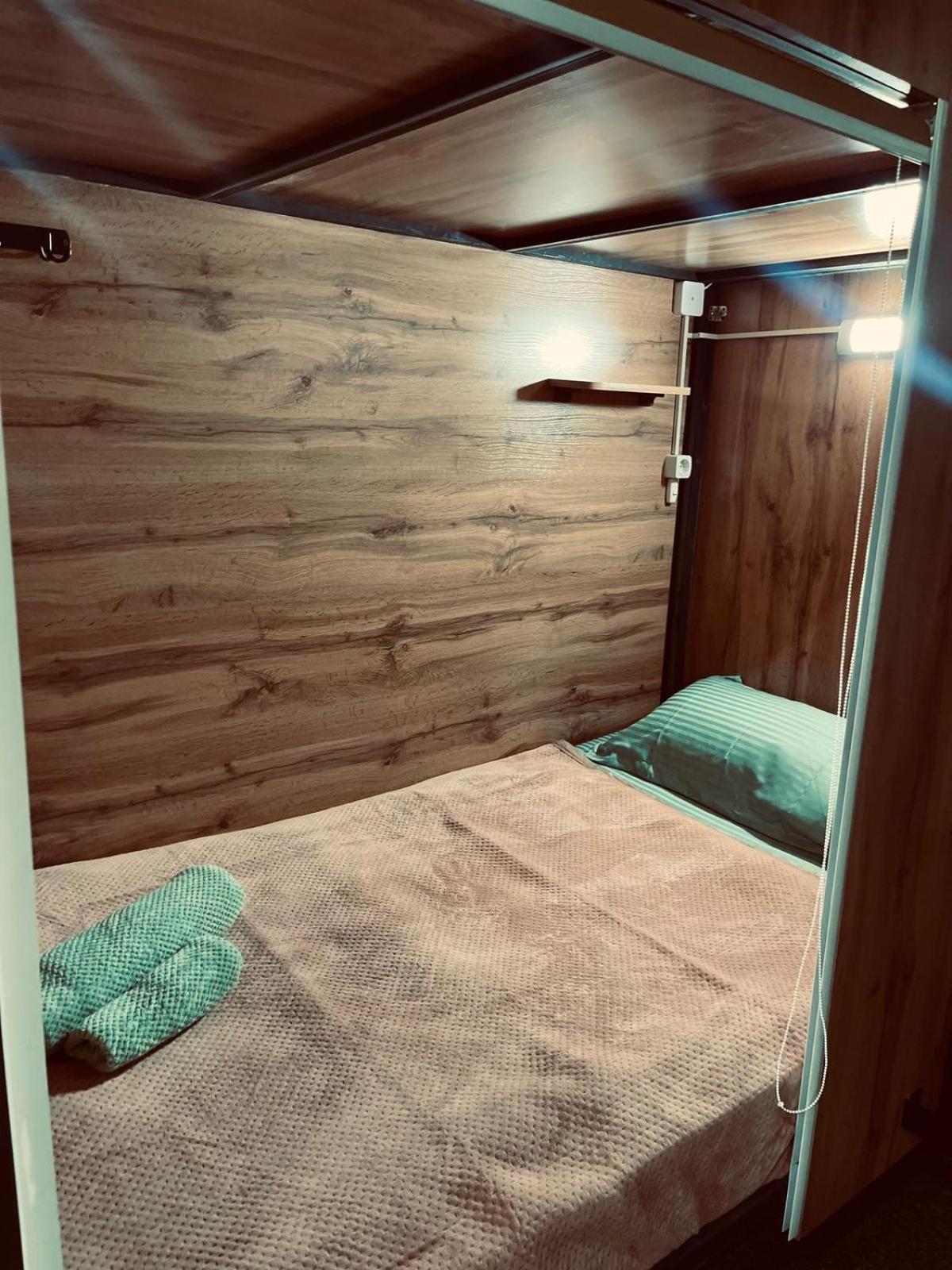 Hostel Kochevnik Capsule Hotel Алмати Екстер'єр фото